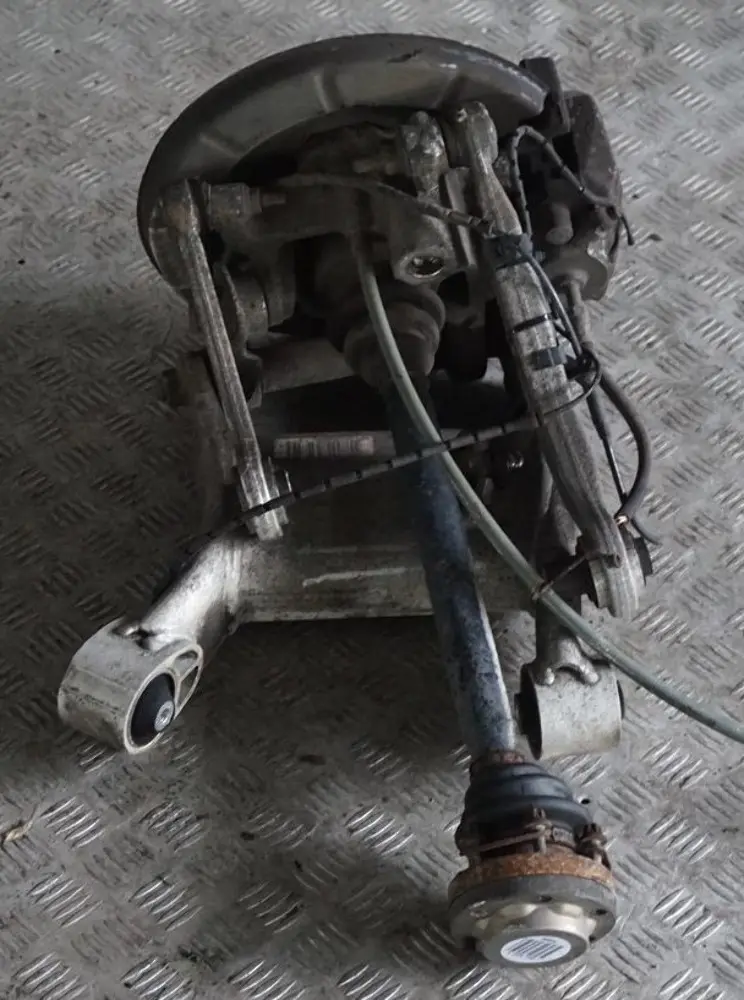 M52 150PS Abtriebswelle Schwenklager Hinten Rechts für BMW 5 E39 Limousine 520i mit Teilenummer 1091336 BMW 5 E39 Limousine 520i M52 150PS Abtriebswelle Schwenklager Hinten Rechts - SKU 1091336 - Teilenummer 1091336