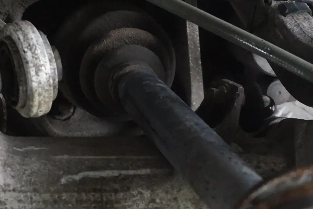 M52 150PS Abtriebswelle Schwenklager Hinten Rechts für BMW 5 E39 Limousine 520i mit Teilenummer 1091336 BMW 5 E39 Limousine 520i M52 150PS Abtriebswelle Schwenklager Hinten Rechts - SKU 1091336 - Teilenummer 1091336