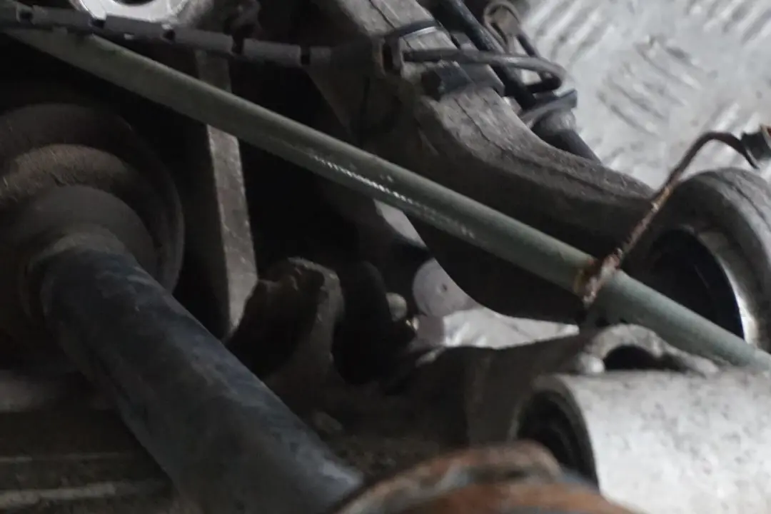 M52 Rear Right O/S Suspension Leg Brake Wheel Hub Axle to BMW 5 E39 Saloon 520i with Part number 1091336 BMW 5 E39 Saloon 520i M52 Rear Right O/S Suspension Leg Brake Wheel Hub Axle - SKU 1091336 - Part number 1091336