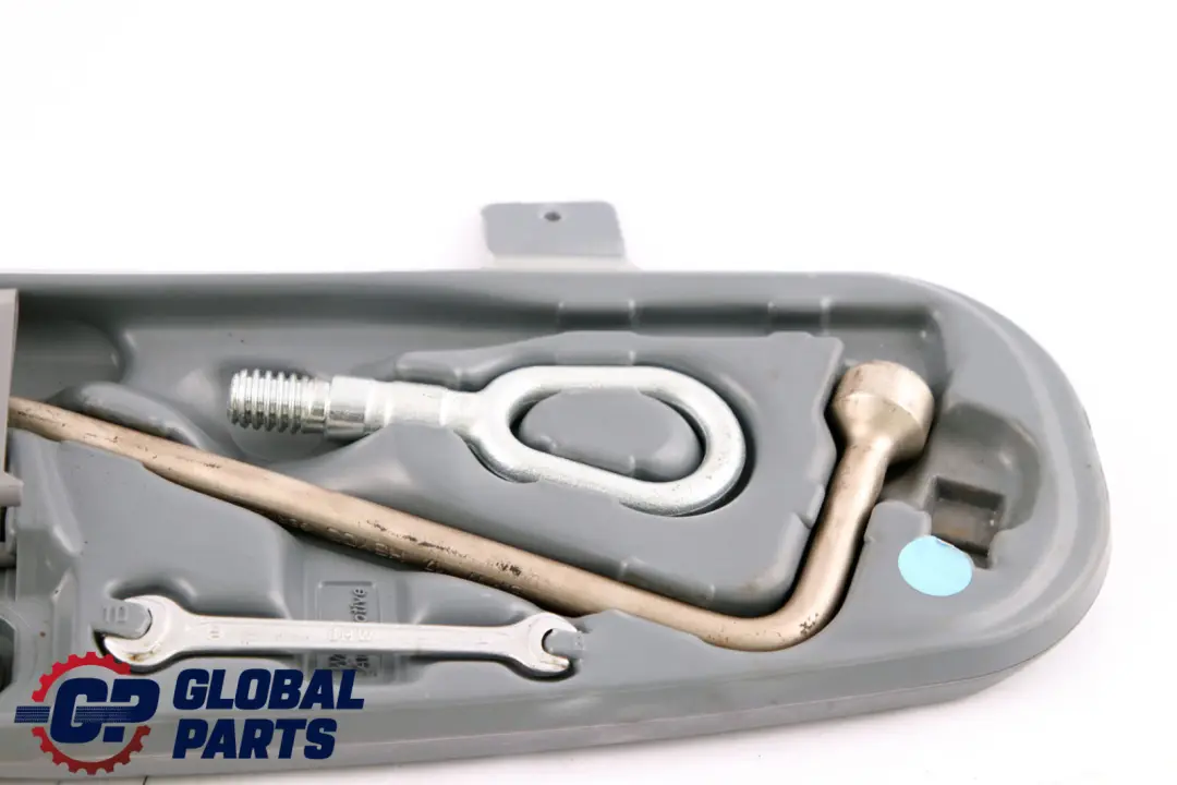 Werkzeugkasten 1094910 für BMW 3 er E46 mit Teilenummer 1094903 BMW 3 er E46 Werkzeugkasten 1094910 - SKU 1094910-1 - Teilenummer 1094903