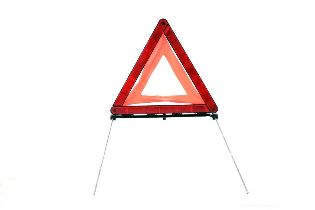 Hazard Warning Triangle to BMW 3 5 7 Series E46 E60 E65 E66 with Part number 095535 BMW 3 5 7 Series E46 E60 E65 E66 Hazard Warning Triangle - SKU 1095535 - Part number 095535