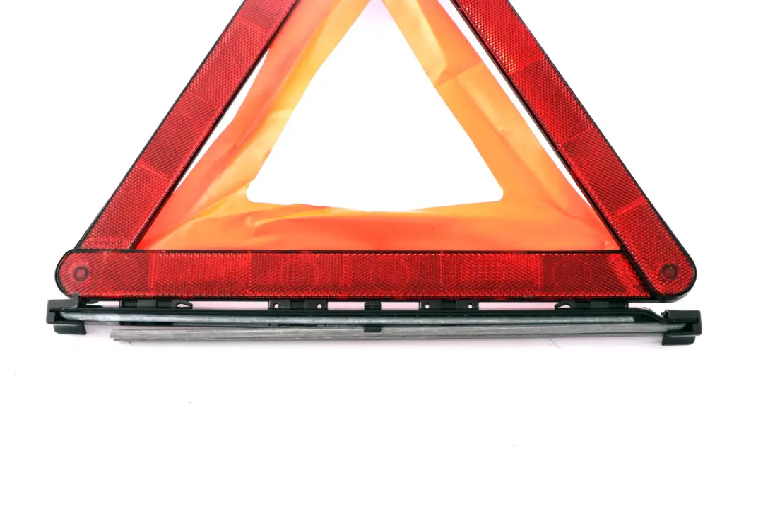 Triangolo di Emergenza per BMW E46 E60 E65 E66 con numero di parte 095535 BMW E46 E60 E65 E66 Triangolo di Emergenza - SKU 1095535 - Numero di parte 095535