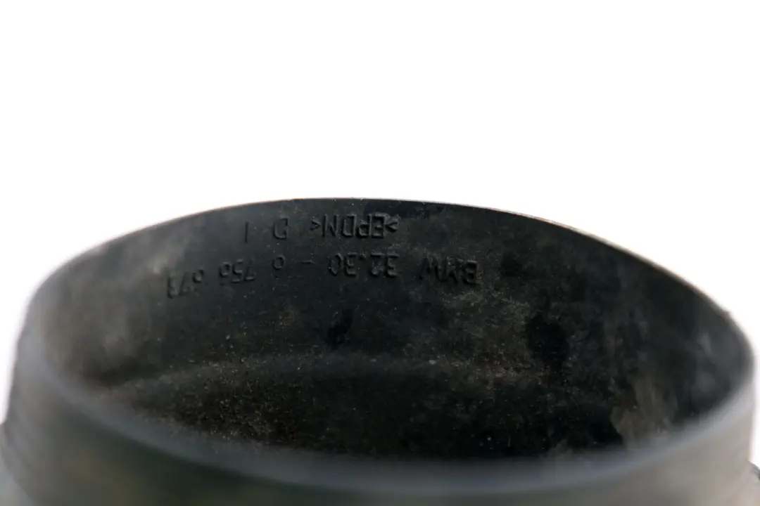 Osłona uchwyt guma kolumny kierownicy do BMW X5 E53 o numerze 1096510 BMW X5 E53 Osłona uchwyt guma kolumny kierownicy - SKU 1096510 - Numer Części 1096510