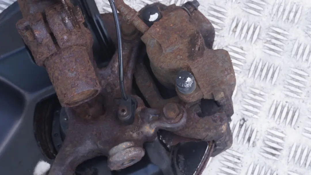 BMW 3 Series E46 Compact 316ti N46 Front Right O/S Suspension Leg Brake Axle - SKU 1096852 - Part number 1096852