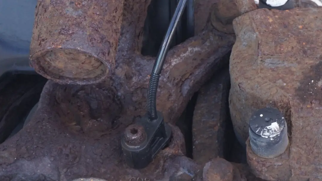 N46 Front Right O/S Suspension Leg Brake Axle to BMW 3 Series E46 Compact 316ti with Part number 1096852 BMW 3 Series E46 Compact 316ti N46 Front Right O/S Suspension Leg Brake Axle - SKU 1096852 - Part number 1096852