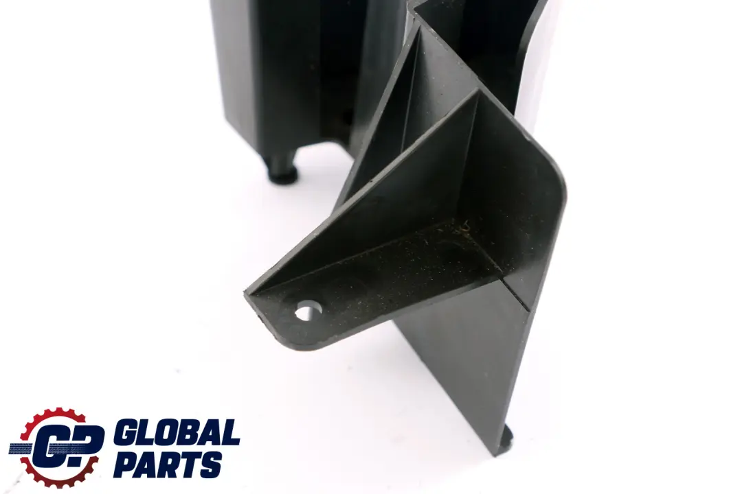 Cu?a Negro Soporte De plastico para BMW X5 E53 con número de pieza 1097068 BMW X5 E53 Cu?a Negro Soporte De plastico - SKU 1097068 - Número de pieza 1097068