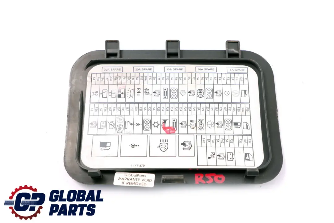 Embellecedor Lateral Pantera Etiqueta Negra Caja Fusibles para Mini Cooper R50 R53 con número de pieza 1147379 Mini Cooper R50 R53 Embellecedor Lateral Pantera Etiqueta Negra Caja Fusibles - SKU 1147379 - Número de pieza 1147379