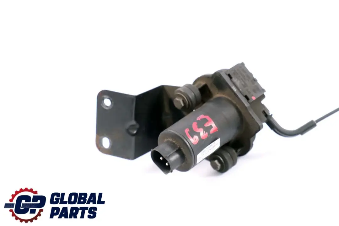 Cruise Control Motor Throttle Actuator Ads 2 to BMW 5 7 Series E38 E39 with Part number 1162548 BMW 5 7 Series E38 E39 Cruise Control Motor Throttle Actuator Ads 2 - SKU 1162548 - Part number 1162548