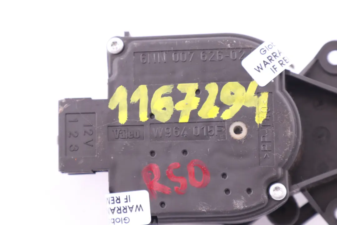 Fresh Air Recirculating Actuator 6NN007626 to Mini Cooper One R50 R52 with Part number 1167294 Mini Cooper One R50 R52 Fresh Air Recirculating Actuator 6NN007626 - SKU 1167294 - Part number 1167294