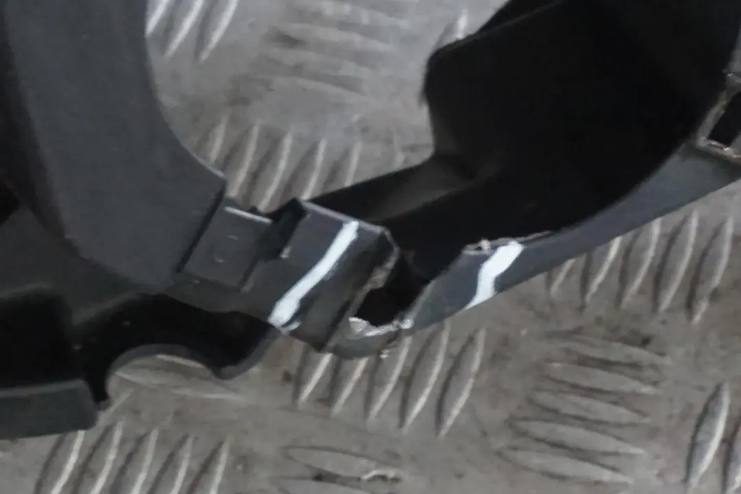 Panel Delantero Porta Radiador Gasolina 7200799 para Mini Cooper R50 R52 con número de pieza 1174299 Mini Cooper R50 R52 Panel Delantero Porta Radiador Gasolina 7200799 - SKU 1174299 - Número de pieza 1174299