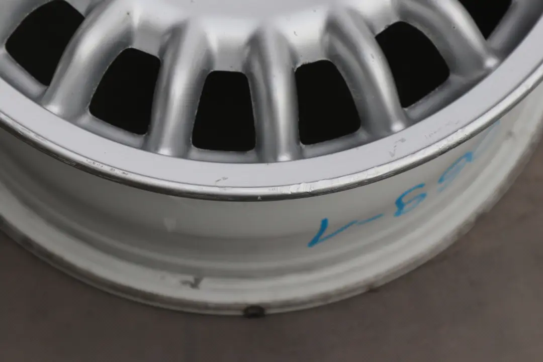 Fila E36 Cerchio AlluMini o 15 " 7J SPORTS Speichen-Design 13 per BMW Z3 con numero di parte 1180069 BMW Z3 Fila E36 Cerchio AlluMini o 15 " 7J SPORTS Speichen-Design 13 - SKU 1180069-1 - Numero di parte 1180069