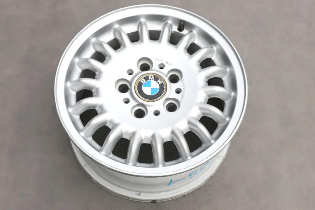 Jantes Alu 15" 7J SPORTS Speichen-Design 13 pour BMW 3 Z3 Serie E36 à propos du numéro de pièce 1180069 BMW 3 Z3 Serie E36 Jantes Alu 15" 7J SPORTS Speichen-Design 13 - SKU 1180069-1 - Numéro de pièce 1180069