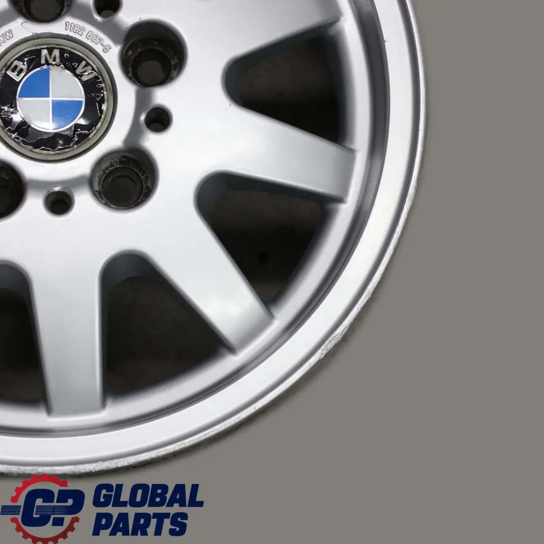 Silber Alu Felge Alufelge 15" ET:47 7J Styling 28 für BMW 3 er E36 E46 mit Teilenummer 1182607 BMW 3 er E36 E46 Silber Alu Felge Alufelge 15" ET:47 7J Styling 28 - SKU 1182607-2 - Teilenummer 1182607