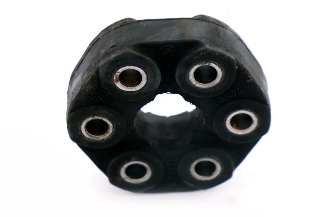 Kardangelenk Kardanwelle Gummi für BMW E39 E46 E85 mit Teilenummer 1227410 BMW E39 E46 E85 Kardangelenk Kardanwelle Gummi - SKU 1227410 - Teilenummer 1227410