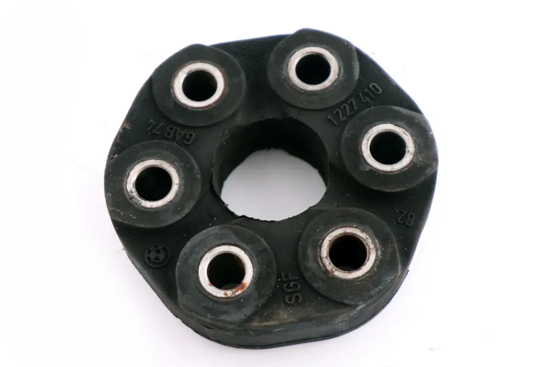 Kardangelenk Kardanwelle Gummi für BMW E39 E46 E85 mit Teilenummer 1227410 BMW E39 E46 E85 Kardangelenk Kardanwelle Gummi - SKU 1227410 - Teilenummer 1227410