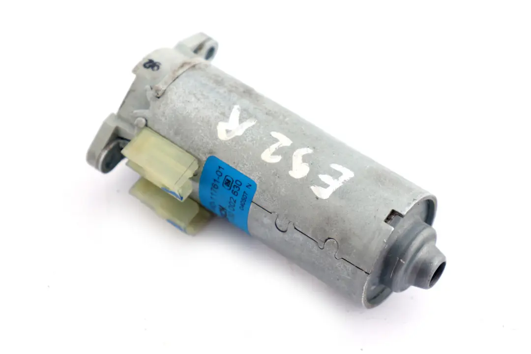 BMW E92 Motor ajuste asiento derecho 0 130 002 630 - SKU 130002630 - Número de pieza 0130002630