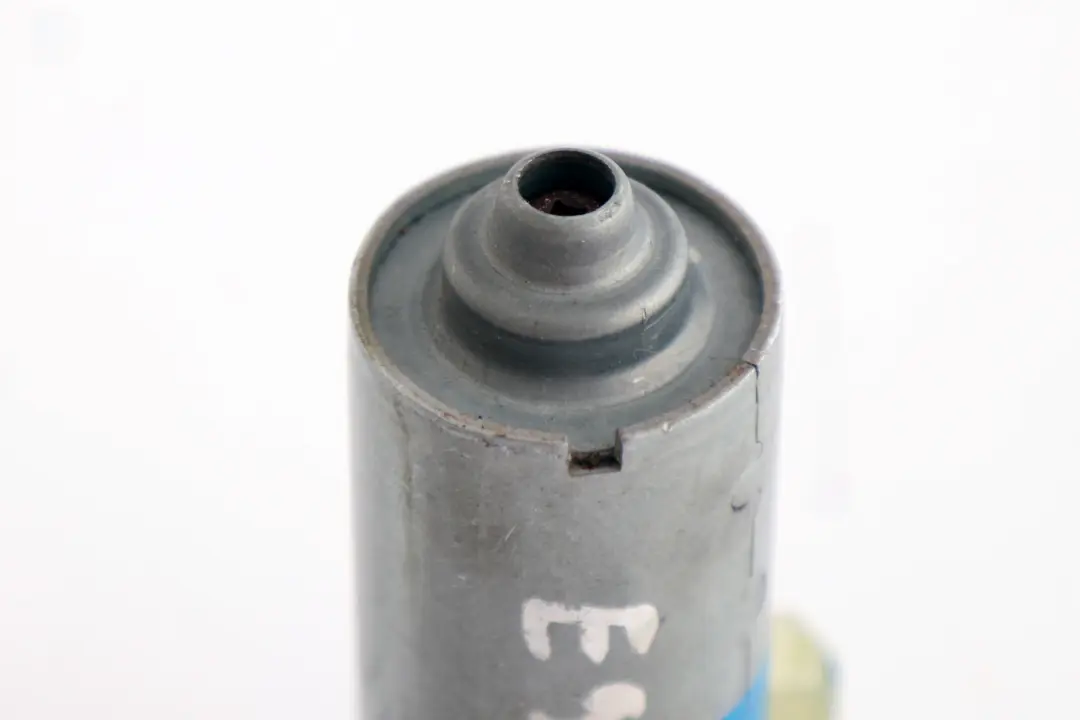 BMW E92 Motore regolazione sedile anteriore destro 0 130 002 630 - SKU 130002630 - Numero di parte 0130002630