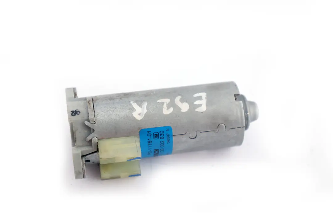 BMW E92 Motore regolazione sedile anteriore destro 0 130 002 630 - SKU 130002630 - Numero di parte 0130002630