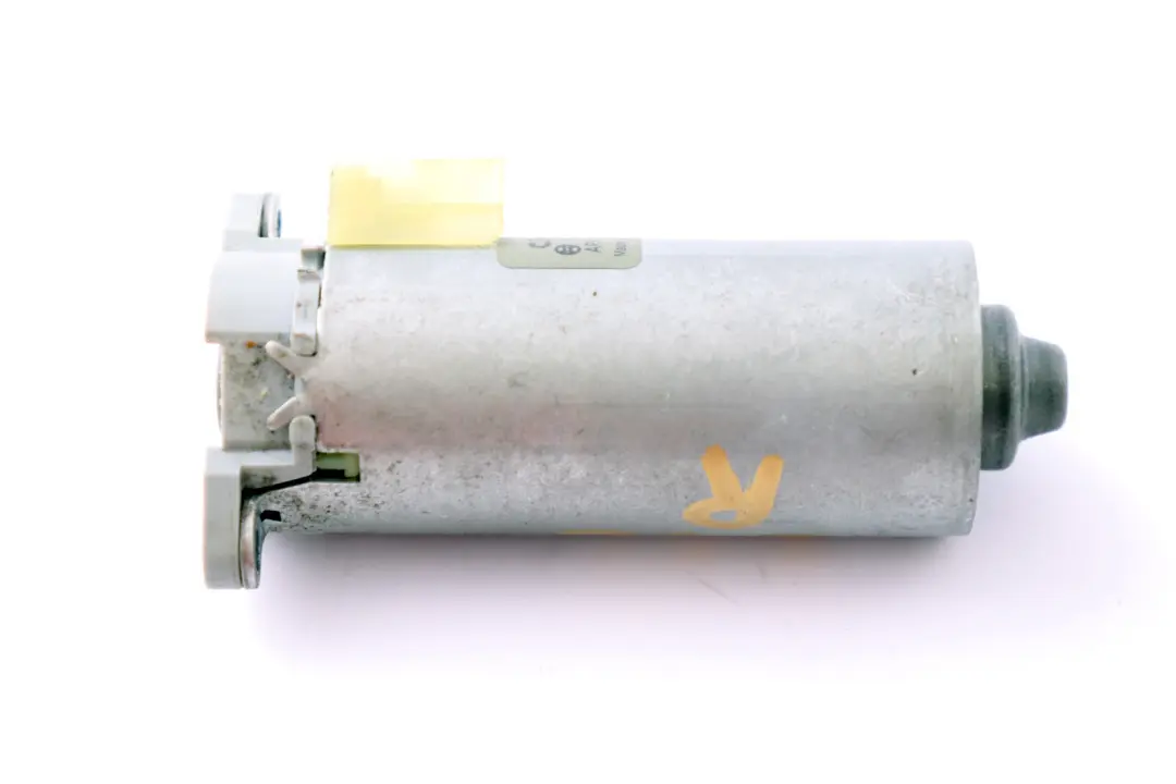 Front Right Seat O/S Adjustment Drive Motor 0 130 002 635 to BMW 3 Series E92 with Part number 0130002635 BMW 3 Series E92 Front Right Seat O/S Adjustment Drive Motor 0 130 002 635 - SKU 130002635 - Part number 0130002635