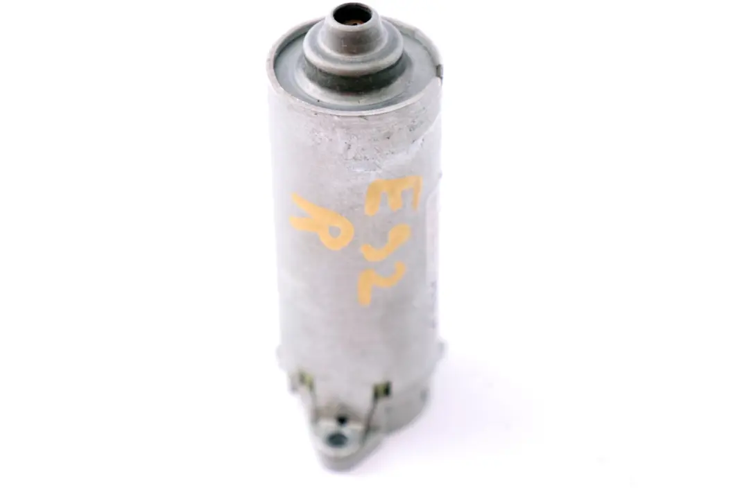 Front Right Seat O/S Adjustment Drive Motor 0 130 002 635 to BMW 3 Series E92 with Part number 0130002635 BMW 3 Series E92 Front Right Seat O/S Adjustment Drive Motor 0 130 002 635 - SKU 130002635 - Part number 0130002635