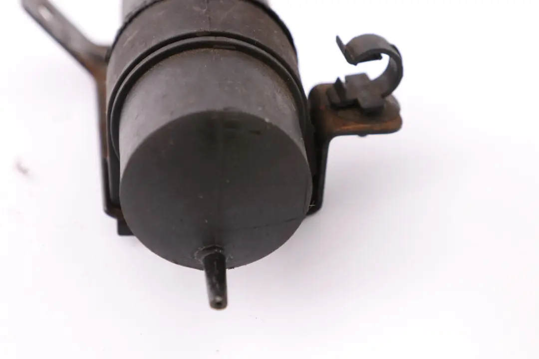 Vacuum Control Container to BMW E36 E38 X5 E53 with Part number 1312762 BMW E36 E38 X5 E53 Vacuum Control Container - SKU 1312762 - Part number 1312762