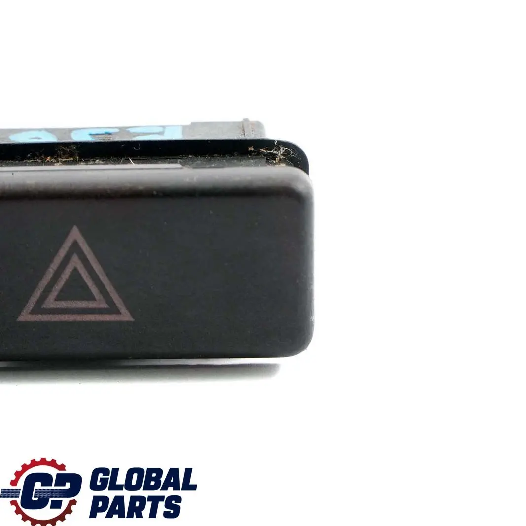 Commutateur pour Feux de Detresse pour BMW E34 E36 à propos du numéro de pièce 1374220 BMW E34 E36 Commutateur pour Feux de Detresse - SKU 1374220 - Numéro de pièce 1374220