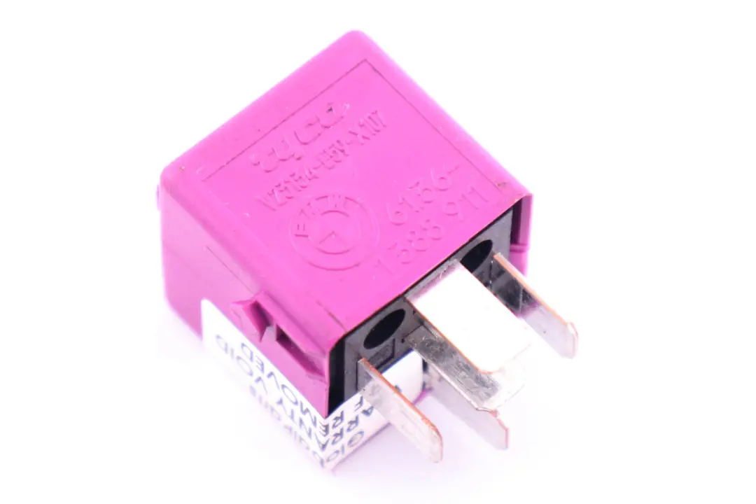 Relais echangeur Signal Violet pour BMW 3 7 E36 E38 E21 E85 R52 R57 à propos du numéro de pièce 1388911 BMW 3 7 E36 E38 E21 E85 R52 R57 Relais echangeur Signal Violet - SKU 1388911 - Numéro de pièce 1388911