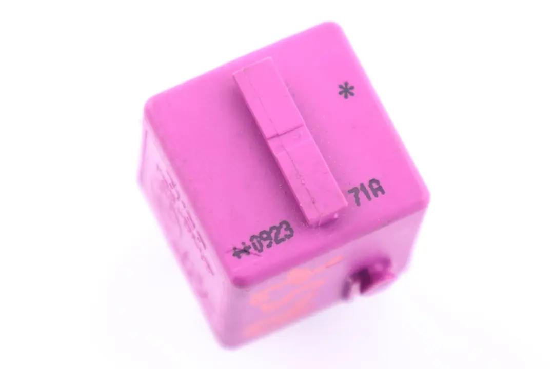 Relais Wechsler Signalviolett Violett BMW 3 7 er E36 E38 E21 E85 R52 R57 - SKU 1388911 - Teilenummer 1388911