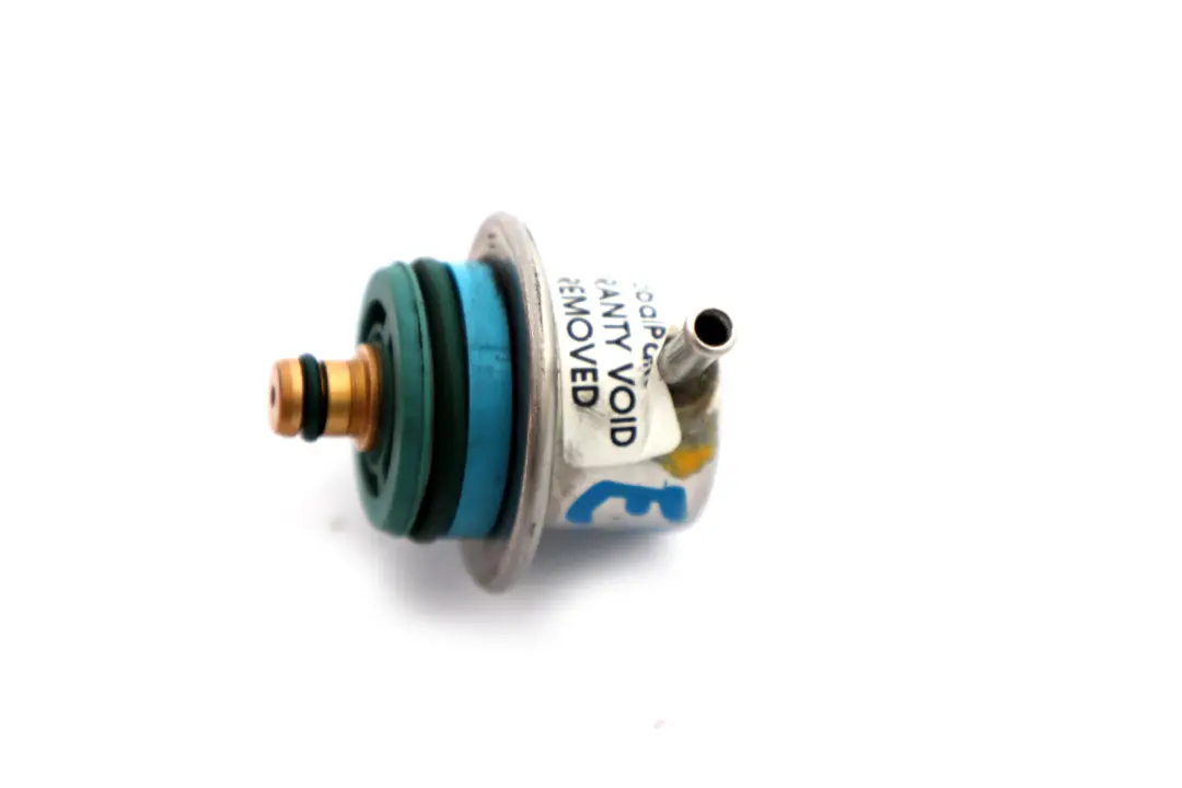 Regulator Zawór Ciśnienia Paliwa do BMW X5 E34 E38 E39 E53 o numerze 1436110 BMW X5 E34 E38 E39 E53 Regulator Zawór Ciśnienia Paliwa - SKU 1436110 - Numer Części 1436110