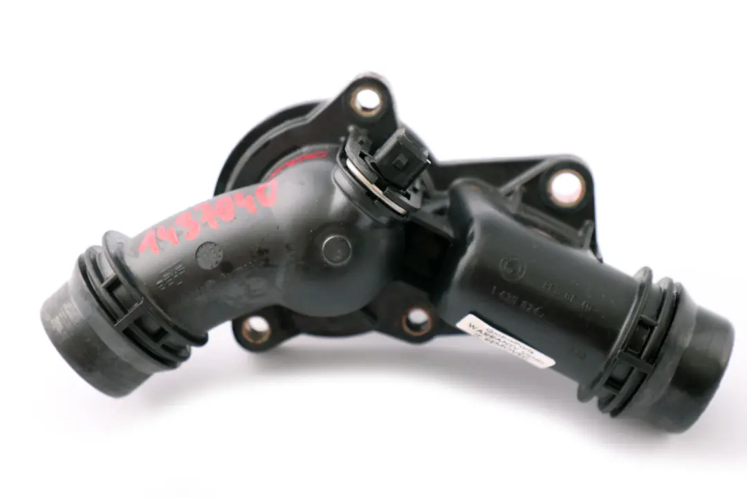 Kühlmittel Thermostat Gehäuse für BMW E39 E46 E60 E65 E53 E83 E36 mit Teilenummer 1437040 BMW E39 E46 E60 E65 E53 E83 E36 Kühlmittel Thermostat Gehäuse - SKU 1437040 - Teilenummer 1437040