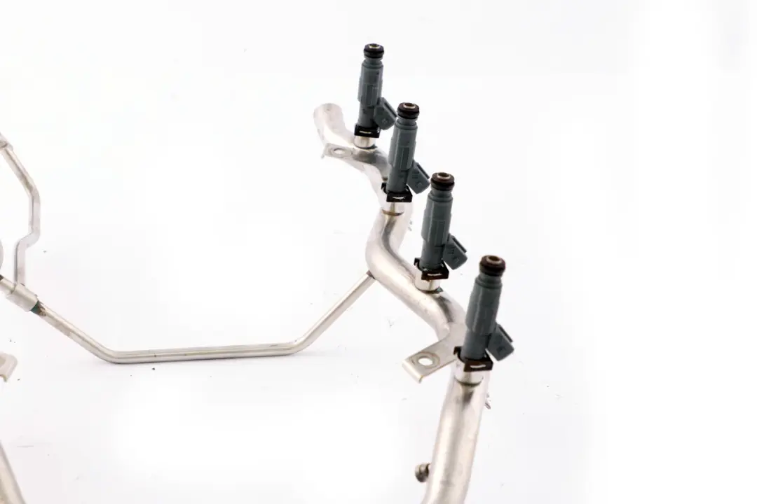 Carburant Injection Rail Tube Injecteurs pour BMW X5 e53 à propos du numéro de pièce 1437443 BMW X5 e53 Carburant Injection Rail Tube Injecteurs - SKU 1437443 - Numéro de pièce 1437443