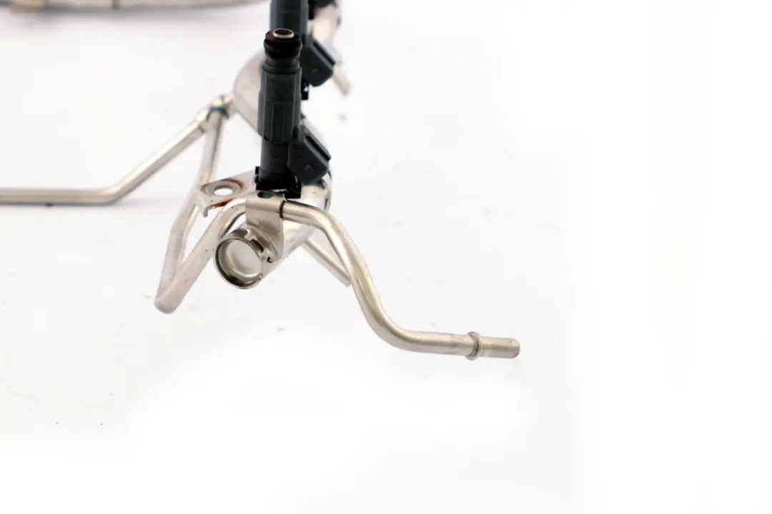 Tubo de Inyeccion De Combustible Inyectores para BMW X5 e53 con número de pieza 1437443 BMW X5 e53 Tubo de Inyeccion De Combustible Inyectores - SKU 1437443 - Número de pieza 1437443
