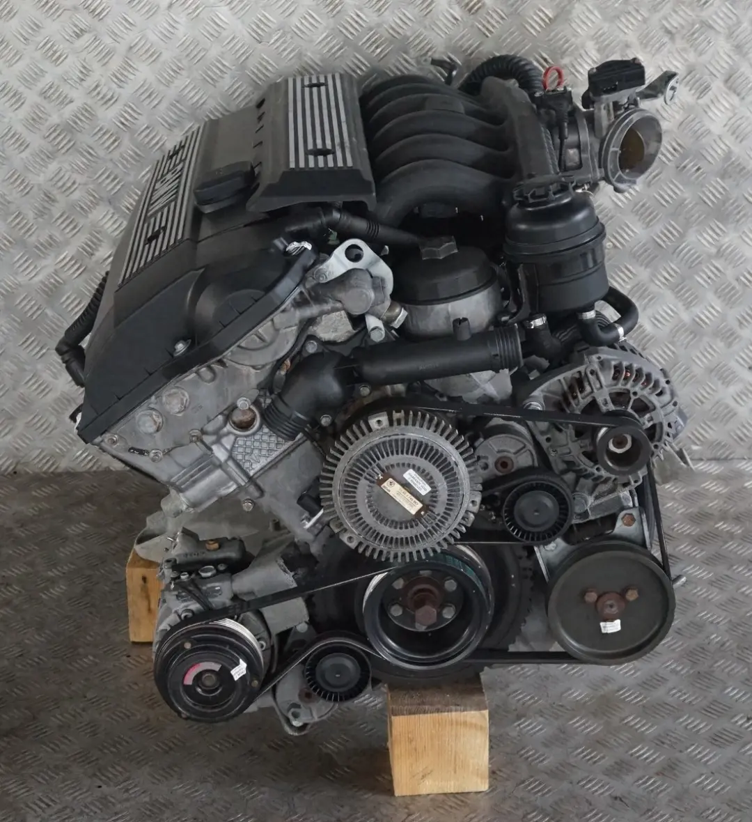 Benzin M52 206S3 150PS Kompletter Motor 189 000km, GARANTIE für BMW 5 er E39 520i mit Teilenummer 1438681 BMW 5 er E39 520i Benzin M52 206S3 150PS Kompletter Motor 189 000km, GARANTIE - SKU 1438681-1 - Teilenummer 1438681