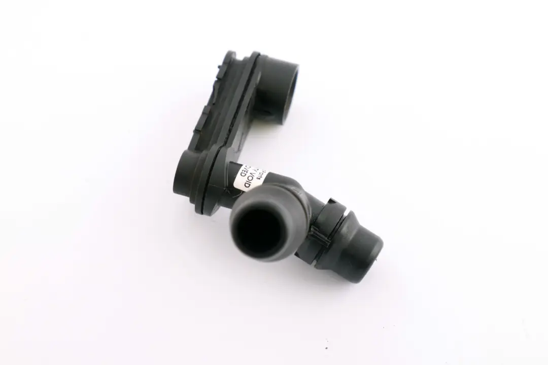 Raccord brid raccordemen réservoir liquide refroidissement pour BMW E53 3.0 d à propos du numéro de pièce 1438820 BMW E53 3.0 d Raccord brid raccordemen réservoir liquide refroidissement - SKU 1438820 - Numéro de pièce 1438820