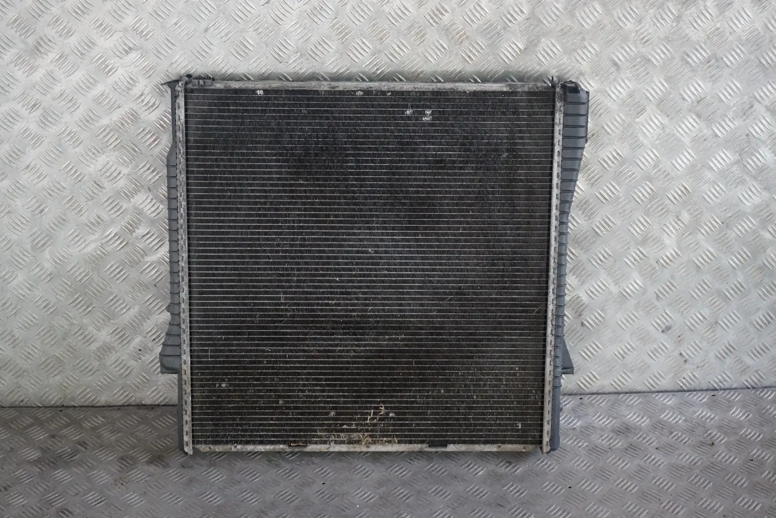 BMW X5 E53 Engine Cooling Radiator Automatic Transmission 1439103