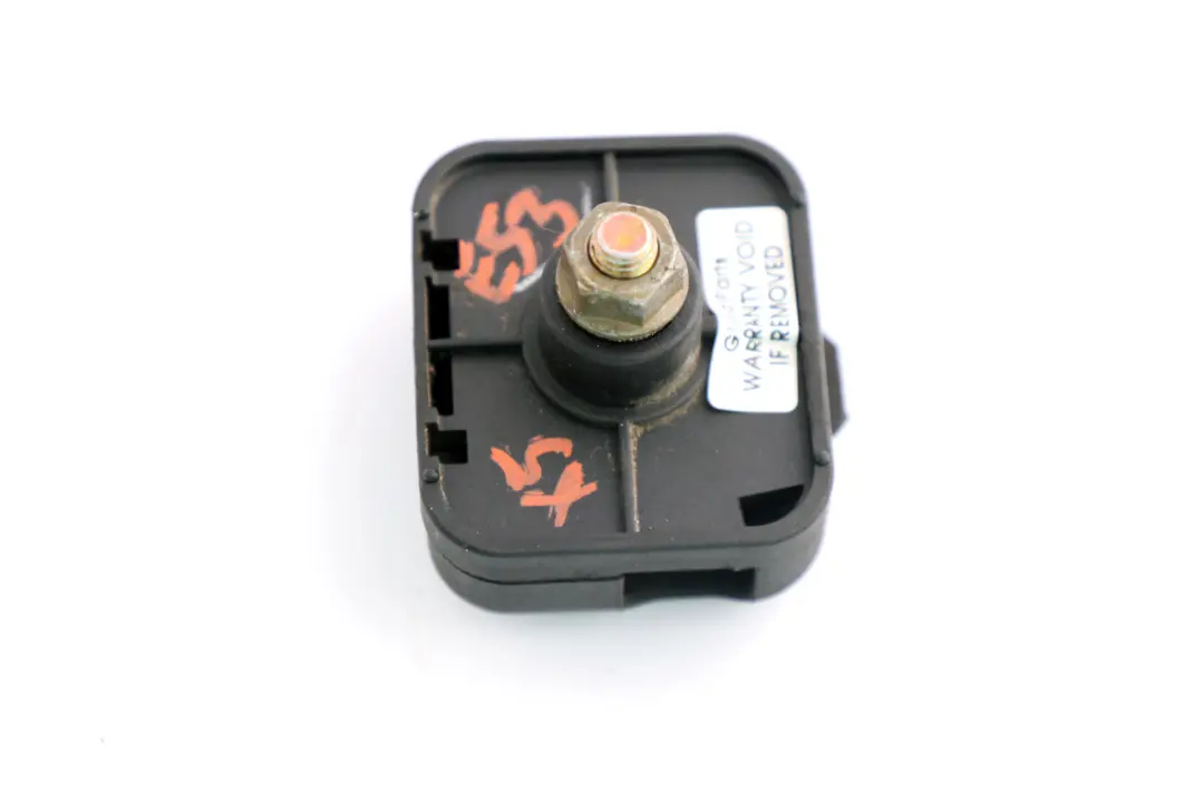 Tapa Embellecedor Base B Terminal Positivo Bateria para BMW X5 E53 con número de pieza 1439677 BMW X5 E53 Tapa Embellecedor Base B Terminal Positivo Bateria - SKU 1439677-1 - Número de pieza 1439677