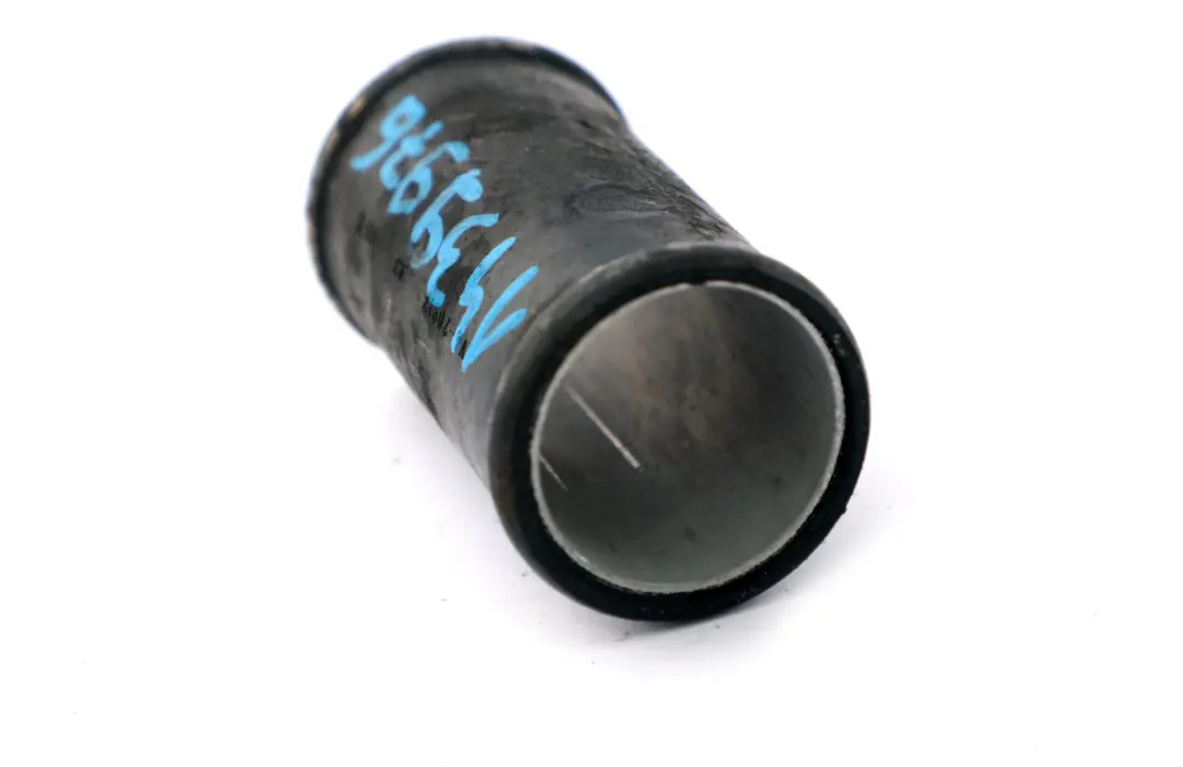 Tubo di ritorno del sistema di raffreddamento per BMW Serie 5 6 E60 E61 E63 E64 LCI con numero di parte 1439976 BMW Serie 5 6 E60 E61 E63 E64 LCI Tubo di ritorno del sistema di raffreddamento - SKU 1439976 - Numero di parte 1439976