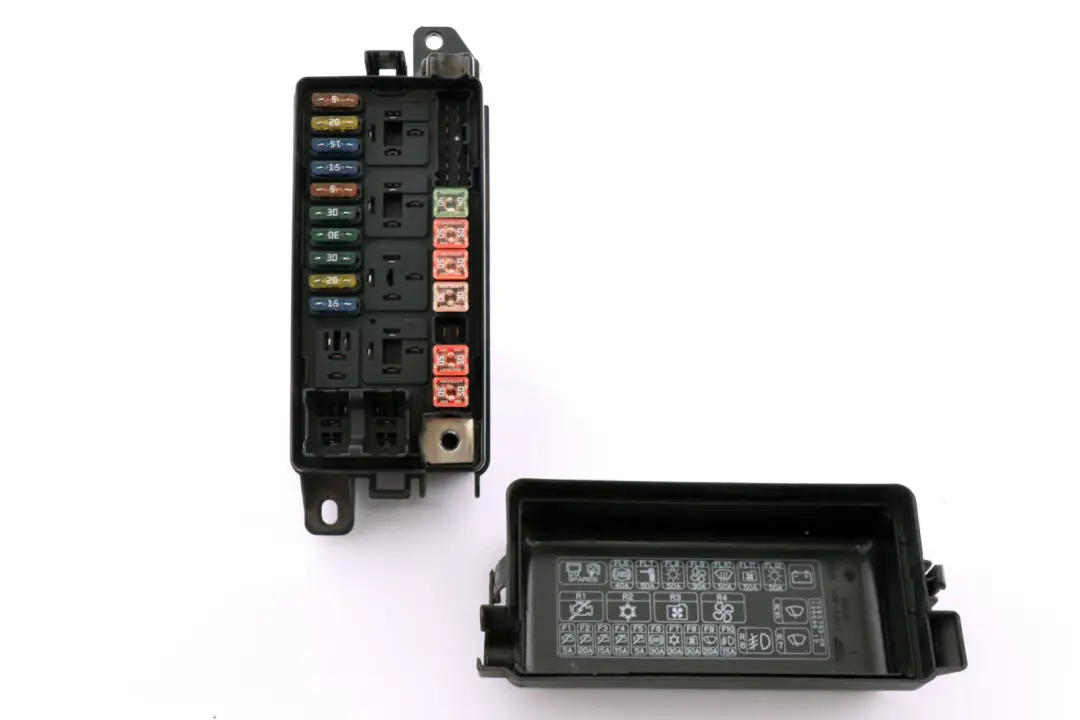 Boîtier De Relais De Fusible Pour Mini Cooper One R50 R53 Avec Couvercle 148079 pour à propos du numéro de pièce 1480790 Boîtier De Relais De Fusible Pour Mini Cooper One R50 R53 Avec Couvercle 148079 - SKU 1480790 - Numéro de pièce 1480790