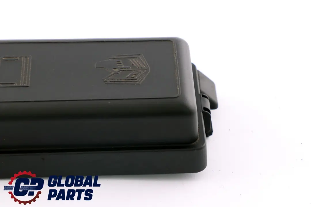 Tapa Caja Fusibles Negro 6113 para Mini Cooper One R50 R53 con número de pieza 1480793 Mini Cooper One R50 R53 Tapa Caja Fusibles Negro 6113 - SKU 1480793 - Número de pieza 1480793