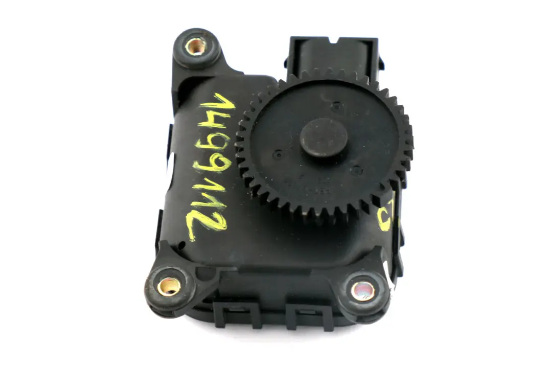 Actuator Air Distribution Heater Flap Adjuster 0132801167 to Mini Cooper R50 R52 with Part number 1499112 Mini Cooper R50 R52 Actuator Air Distribution Heater Flap Adjuster 0132801167 - SKU 1499112 - Part number 1499112