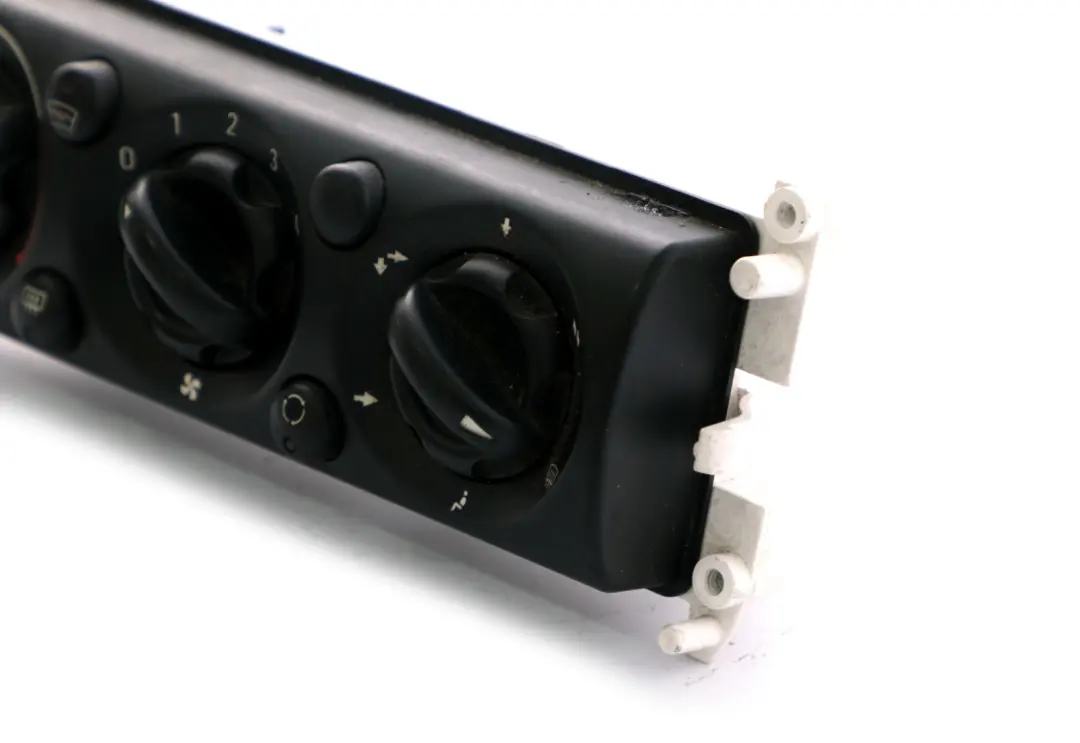 Panel Klimatyzacji Nawiewu do Mini Cooper One R50 R52 o numerze 1502213 Mini Cooper One R50 R52 Panel Klimatyzacji Nawiewu - SKU 1502213 - Numer Części 1502213