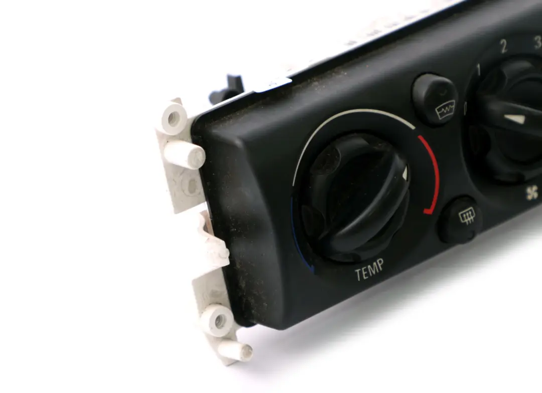 Pannello controllo riscaldamento A/C per Mini Cooper One R50 R52 con numero di parte 1502213 Mini Cooper One R50 R52 Pannello controllo riscaldamento A/C - SKU 1502213 - Numero di parte 1502213