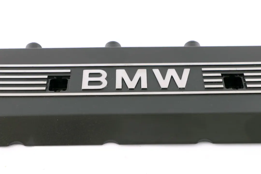 Cylinder Head Cover Engine Covering Left N/S to BMW 5 X5 Series E39 E53 with Part number 1702857 BMW 5 X5 Series E39 E53 Cylinder Head Cover Engine Covering Left N/S - SKU 1702857 - Part number 1702857