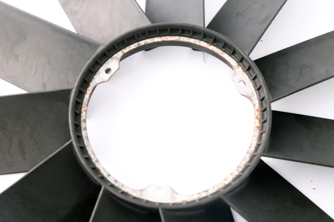 Aspas Ventilador Radiador para BMW Serie 5 7 8 E32 E31 E34 E38 E39 con número de pieza 1712110 BMW Serie 5 7 8 E32 E31 E34 E38 E39 Aspas Ventilador Radiador - SKU 1712110 - Número de pieza 1712110