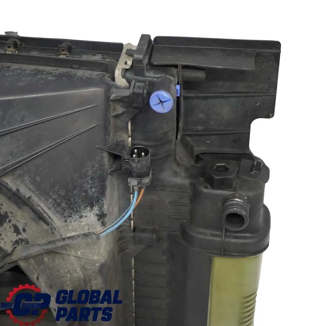 Chauffage K?hmittelkuhler Refroidisseur Radiator 1247145 BMW E36 316i 318i 318is - SKU 1723067 - Numéro de pièce 1723067