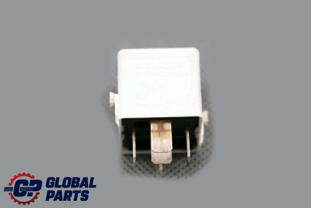Relais Schliesser Weiss für BMW 3 5 7 er E34 E36 E38 E39 mit Teilenummer 1729004 BMW 3 5 7 er E34 E36 E38 E39 Relais Schliesser Weiss - SKU 1729004 - Teilenummer 1729004