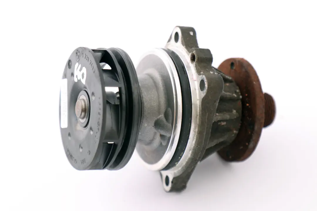 Bomba Agua Refrigerante Mecánica para BMW E39 E46 E53 E60 E61 E65 E66 E83 E85 con número de pieza 1731741 BMW E39 E46 E53 E60 E61 E65 E66 E83 E85 Bomba Agua Refrigerante Mecánica - SKU 1731741 - Número de pieza 1731741