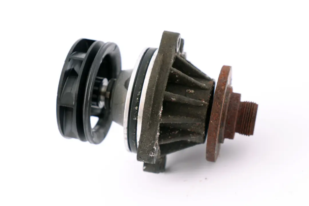 Pompe Eau Refroidissement Mécanique pour BMW E39 E46 E53 E60 E61 E65 E66 E85 à propos du numéro de pièce 1731741 BMW E39 E46 E53 E60 E61 E65 E66 E85 Pompe Eau Refroidissement Mécanique - SKU 1731741 - Numéro de pièce 1731741