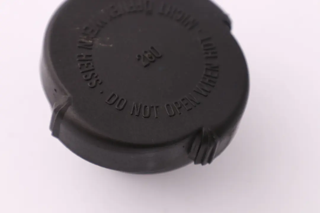 Bouchon de radiateur pour BMW E39 E46 E60 E61 E65 E53 E83 à propos du numéro de pièce 1742231 BMW E39 E46 E60 E61 E65 E53 E83 Bouchon de radiateur - SKU 1742231 - Numéro de pièce 1742231