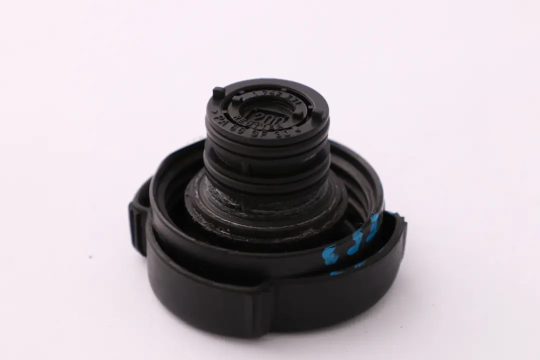 Korek Chłodnicy do BMW E39 E46 E60 E61 E65 E53 E83 o numerze 1742231 BMW E39 E46 E60 E61 E65 E53 E83 Korek Chłodnicy - SKU 1742231 - Numer Części 1742231